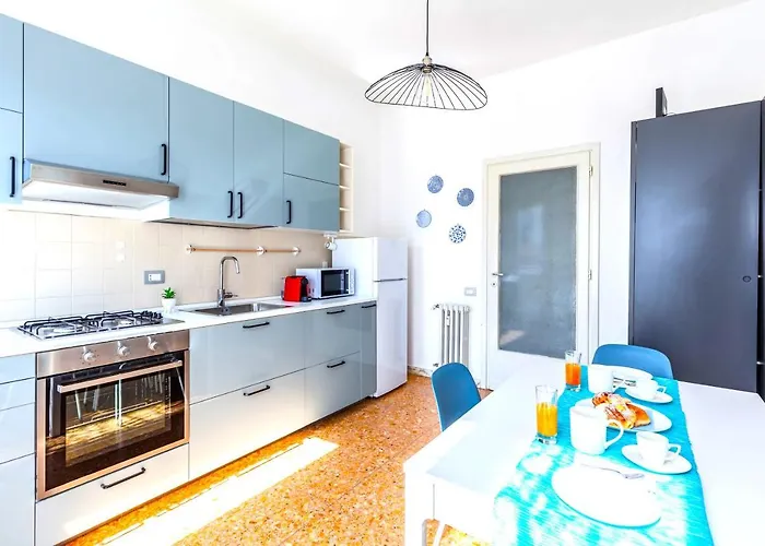 Hostly - Family Stresa Appartement