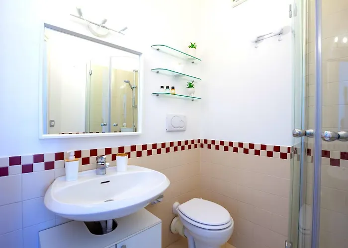 Hostly - Family Stresa Appartement